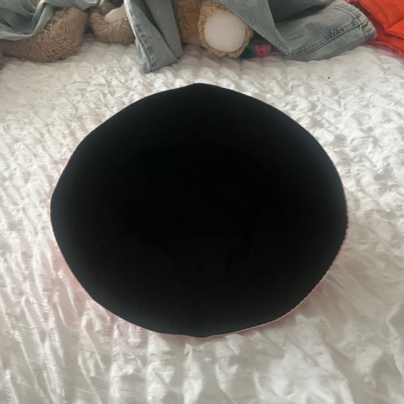 pink flower bucket hat - Picture 2 of 2